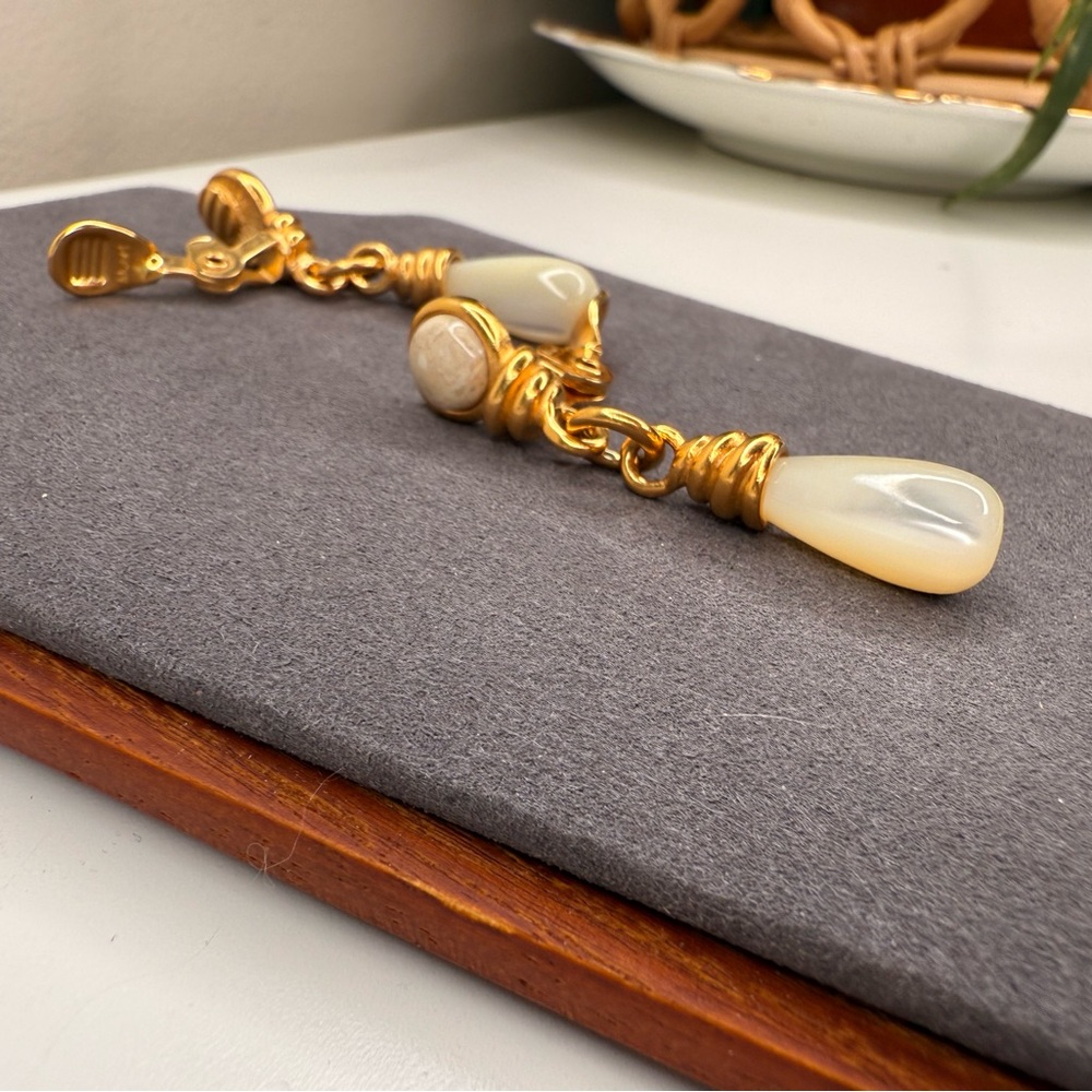 VTG Monet Gold Tone Clip-On Drop Earrings White Teardrop Dangle 80s 90s Signed - Picture 3 of 7